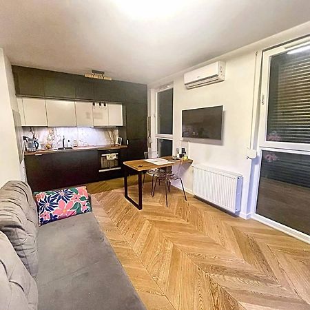 Garden Apartment Self Check-In - Bezkluczowy Dostep W 10 Minut O Kazdej Porze Krasków Εξωτερικό φωτογραφία